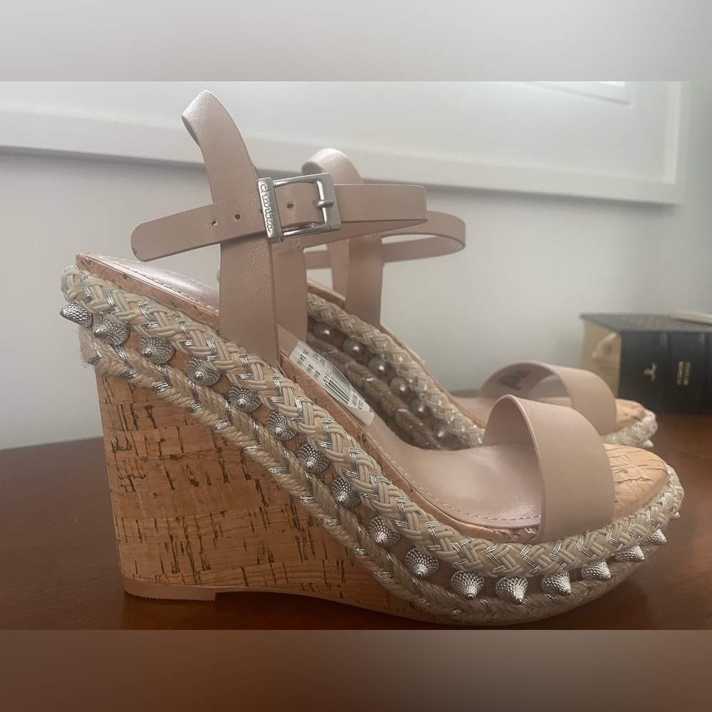 NWT CHARLES DAVID Wedge Sandals With Cork & Silver Detail Size 7